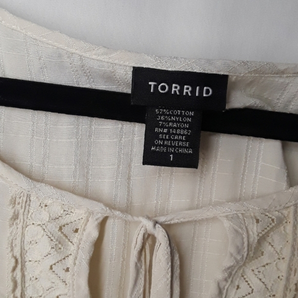 TORRID Ivory Flare Bell Sleeve Pleated Embroidered Top 1 (1X) - Picture 4 of 8